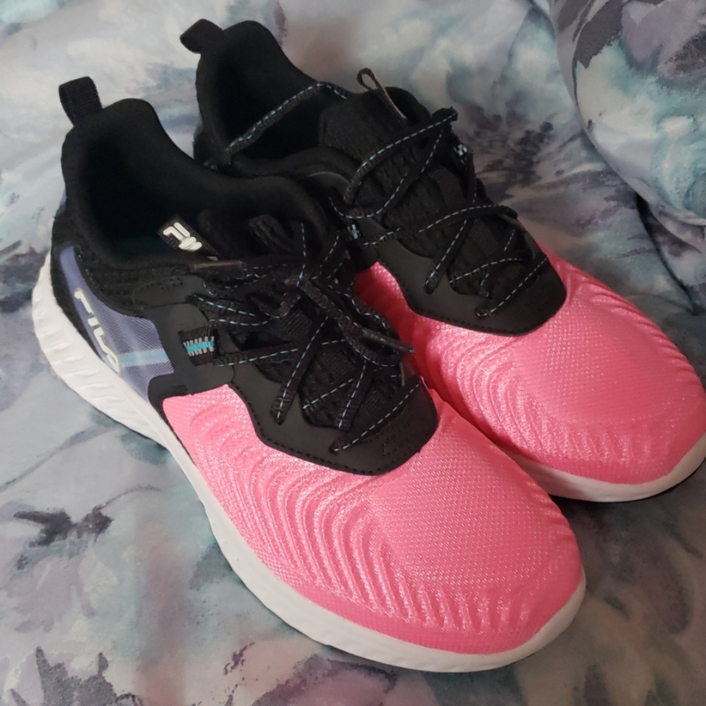 FILS shoes SZ 6 youth